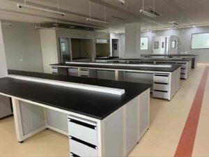 Lab workbenches 10