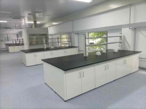 Lab workbenches 14