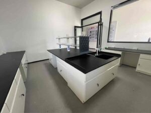 Lab workbenches 7 1