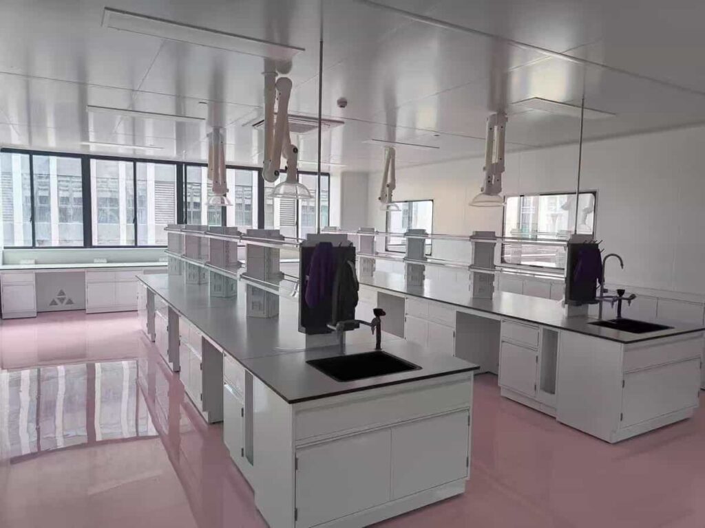 What size is a lab workbench 3