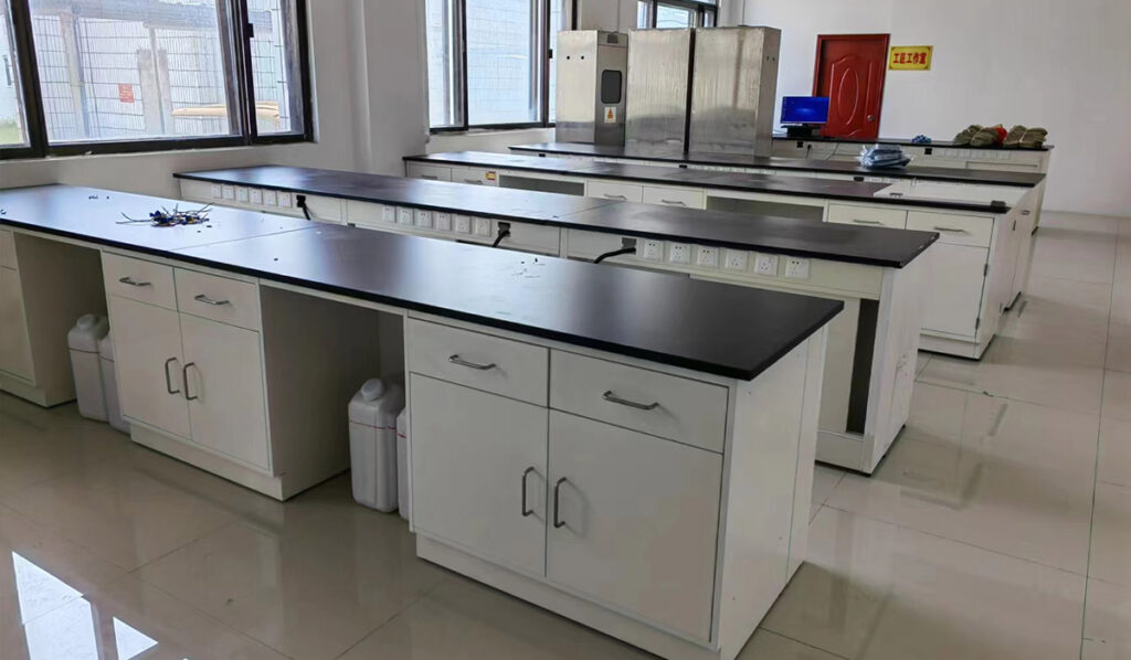 What size is a lab workbench?