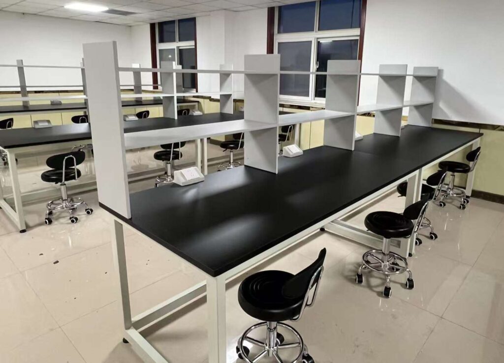 C. Frame lab bench with shelves