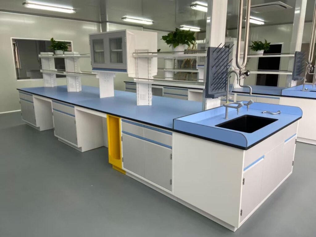 Best Lab Workbenches for Chemistry Labs: Chemical-Resistant Options