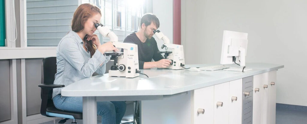 Ergonomic Lab Workbenches: Enhance Comfort & Productivity