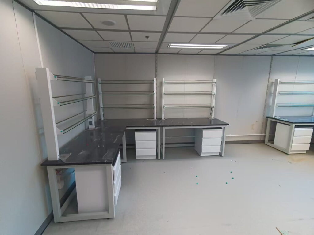 Ergonomic lab benches