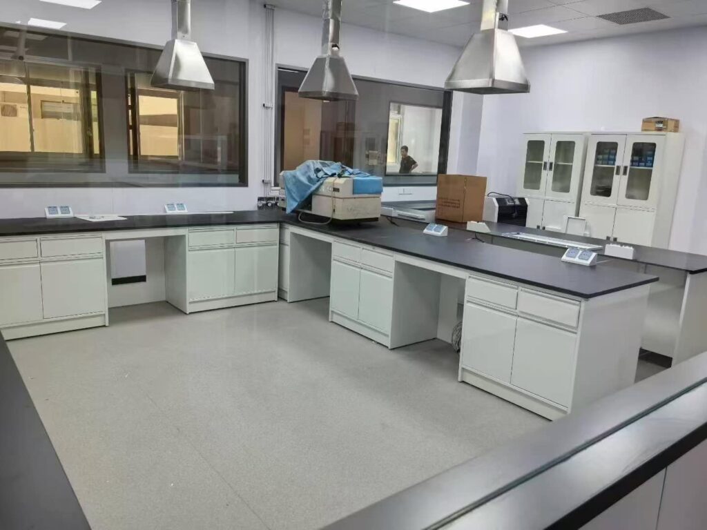 Automated laboratory benches
