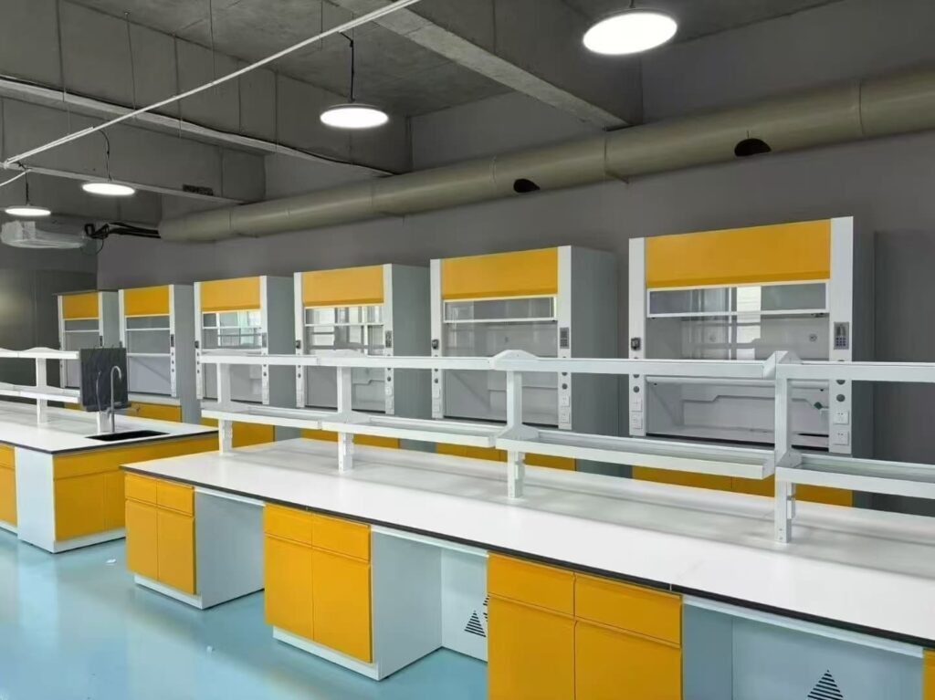 Color: the silent regulator of the laboratory atmosphere