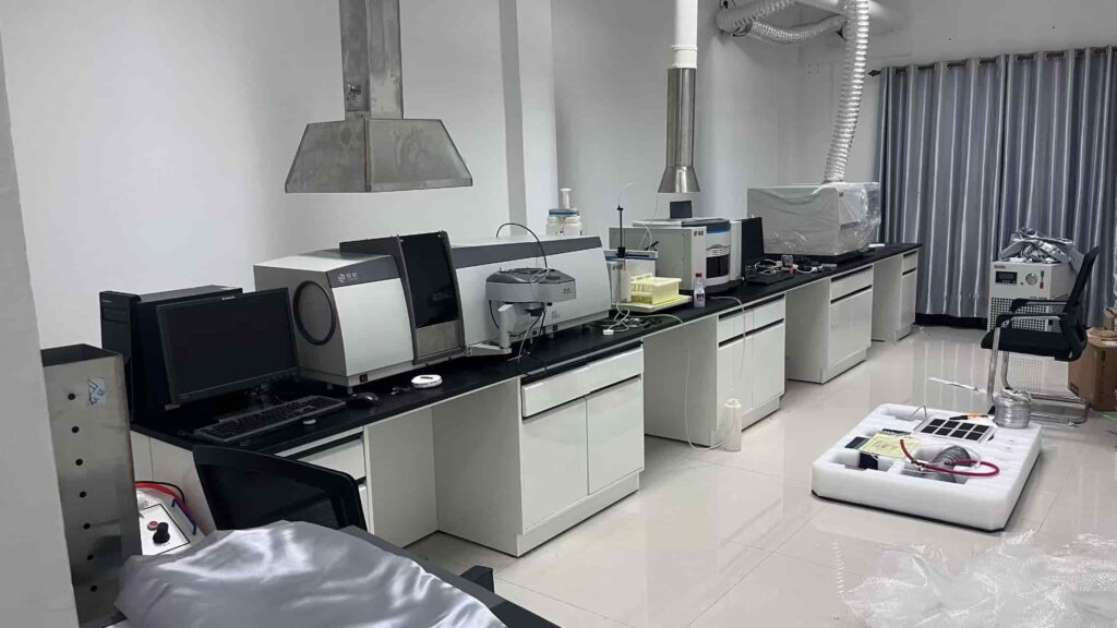 Laboratory-specific equipment lab workbench