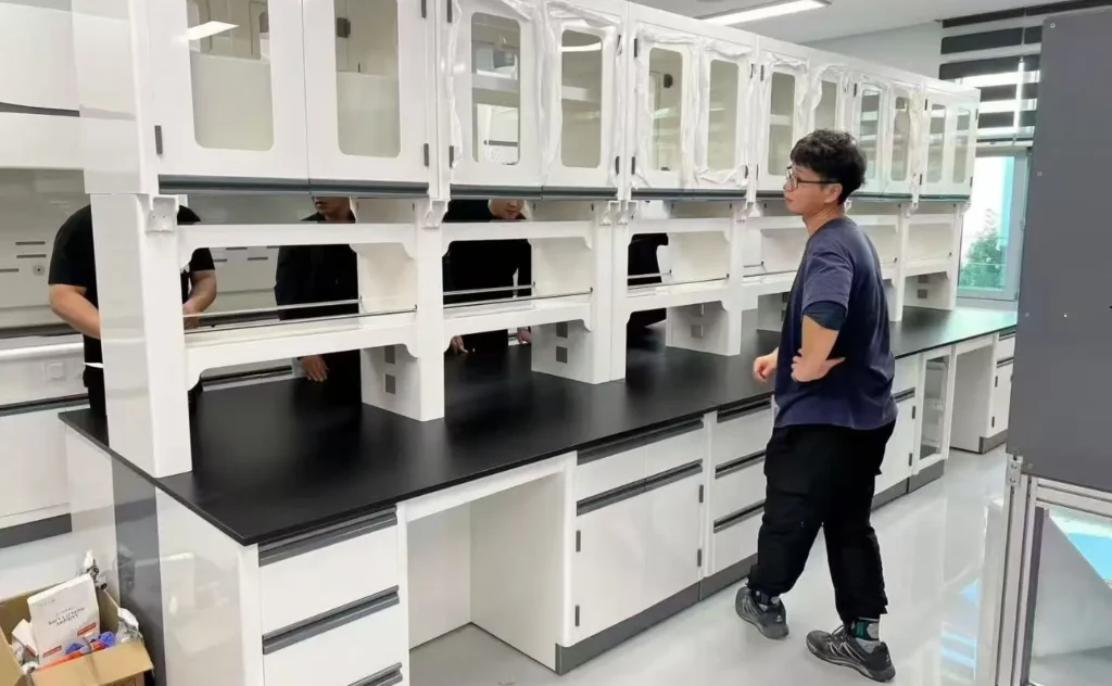 modular lab workbench