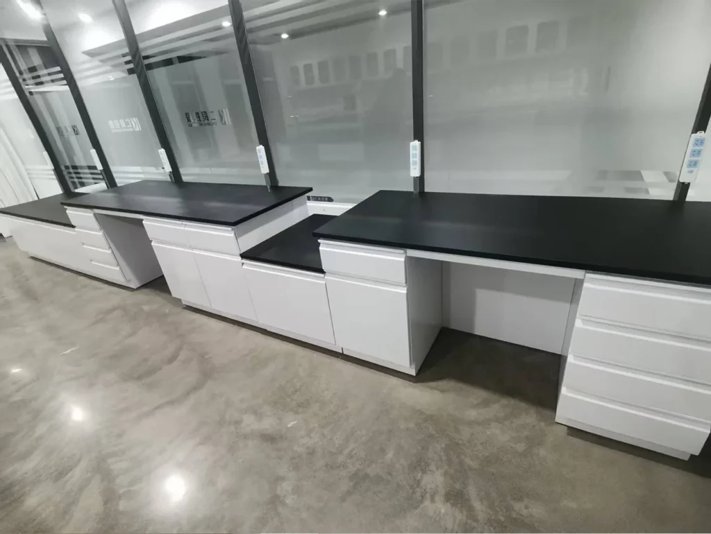 Ergonomic design lab workstation