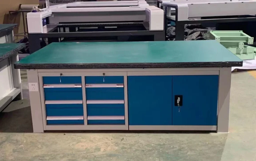 Heavy-Duty Laboratory Workbenches