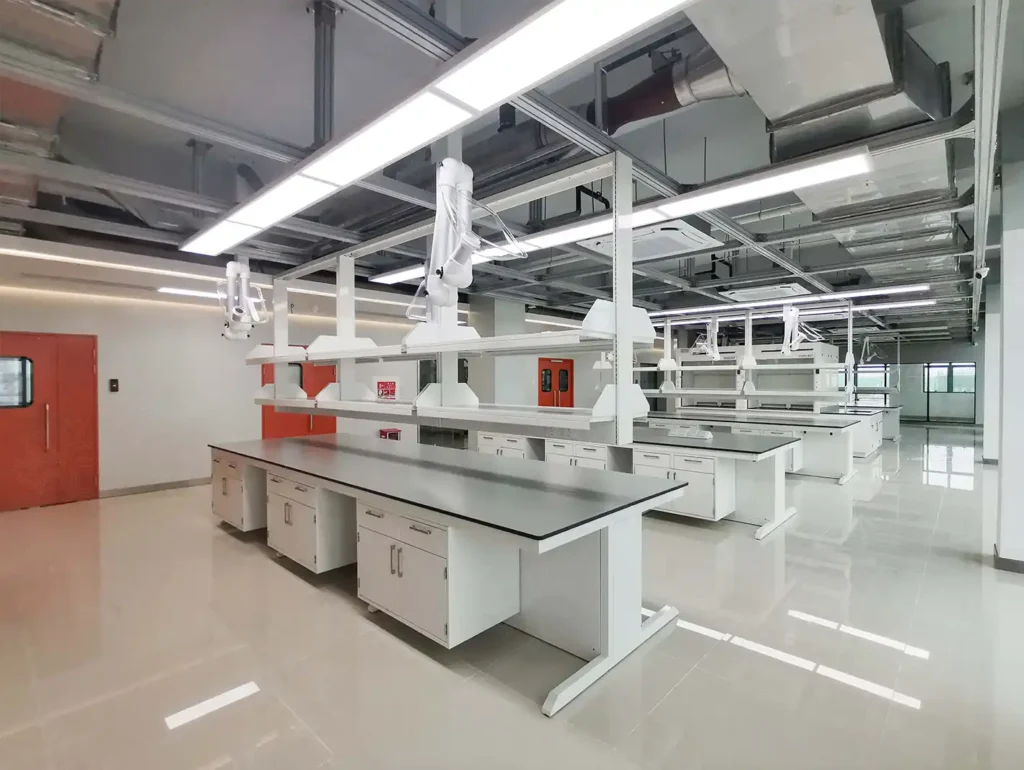 Modular Lab Workstations – Safe & Built to Last