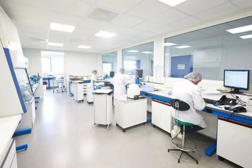 A Comprehensive Guide to the Planning and Design of Hospital Clinical Lab Facilities (Compliant with International Standards)