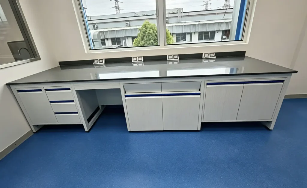 Lab-WB Lab Workbench with Drawers