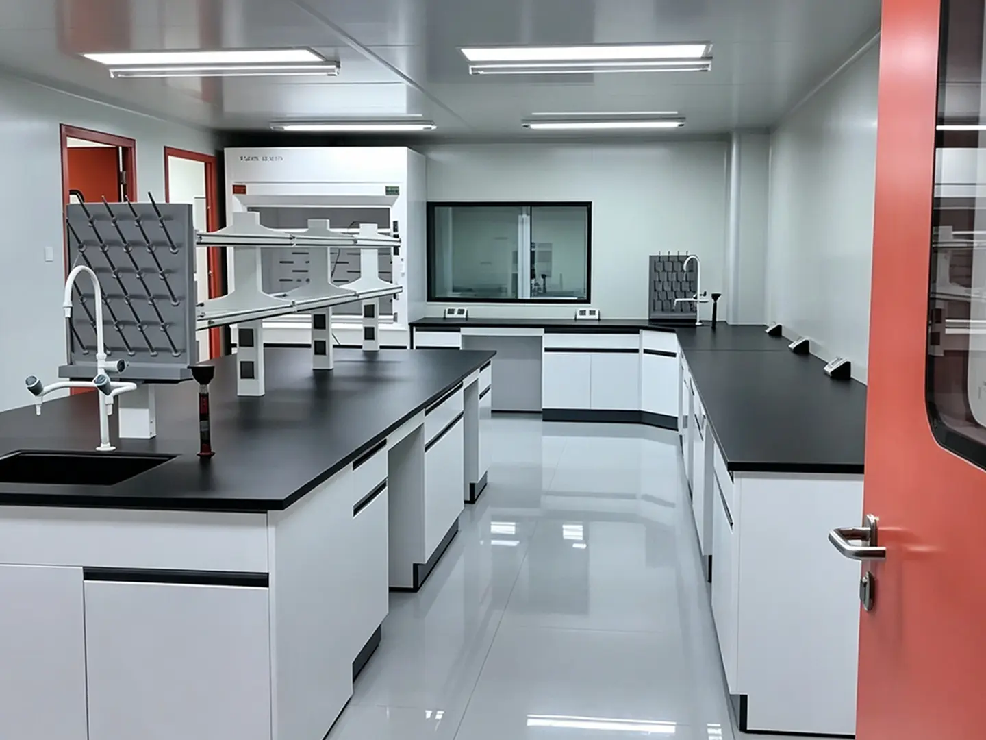 Design Case for Lab Furniture in New Materials Research Labs